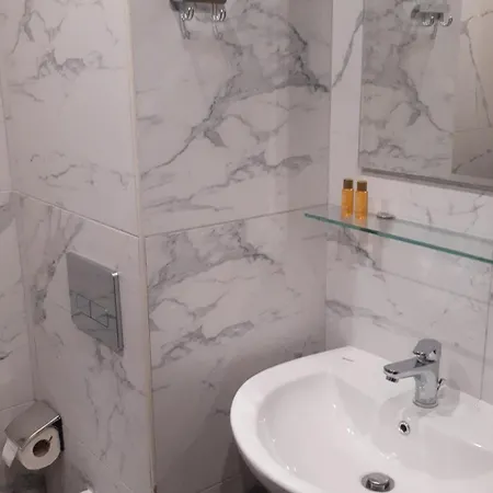 тес гарденс Apartament *