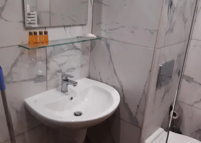 тес гарденс Apartment Borowez